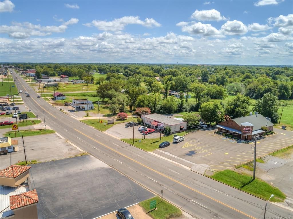 Runts BBQ: 1105 W Cherokee St, Wagoner, OK 74467